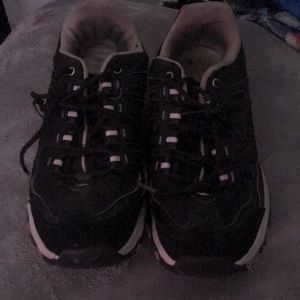 Woman’s sneakers want gone
